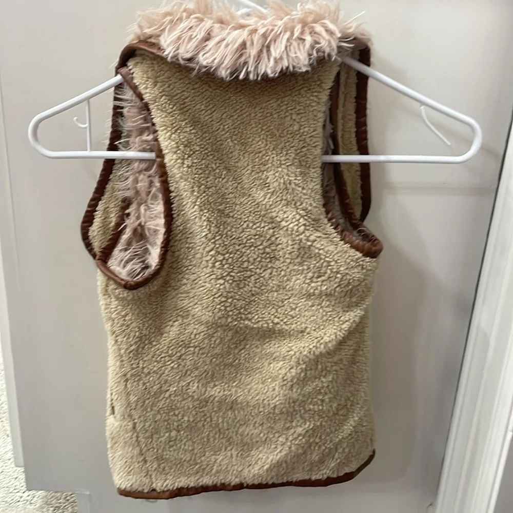 Cozy Kids' Faux Fur Vest - Cream and Brown